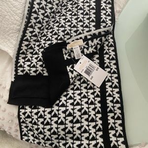 NWT Brand new Michael Kors gloves and scarf combo